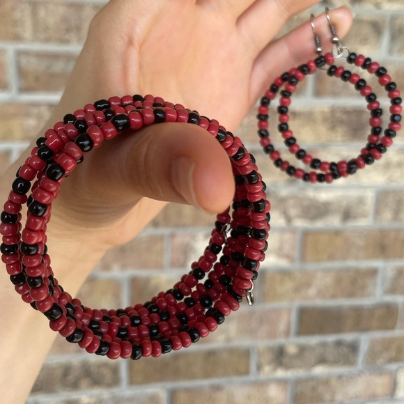 NEW!! Red and black big beads bracelet with earrings - Picture 3 of 5